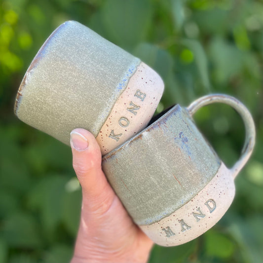 Krus m/u hank - valgfri tekst (LEVERINGSTID)